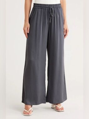 After Noon Wide leg pants- medium